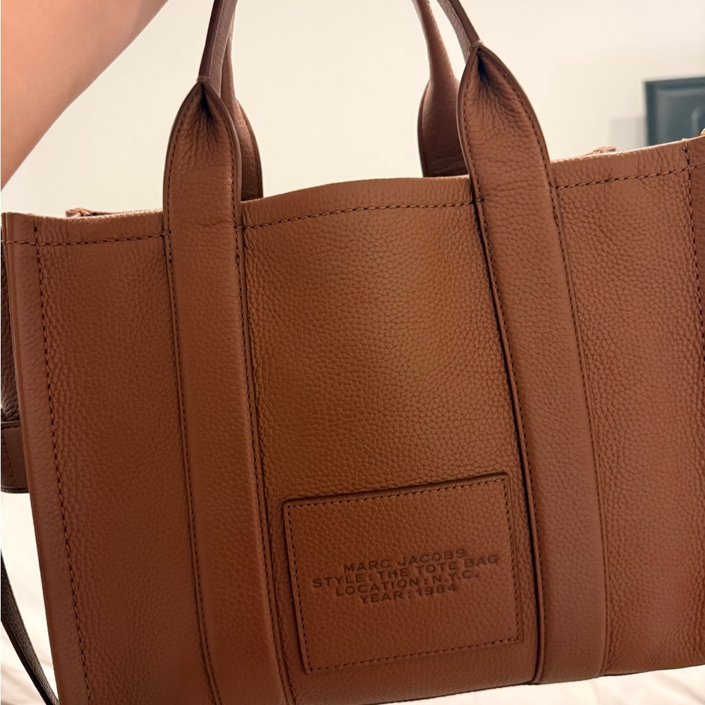 Medium Marc Jacobs Tan Leather Tote - Picture 2 of 2